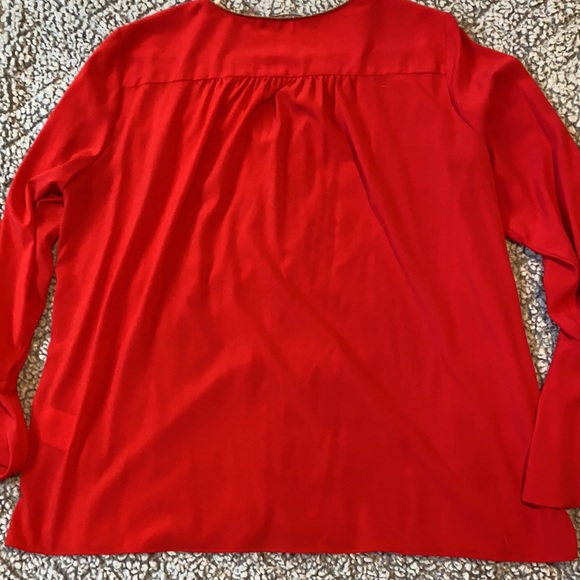 RED- Tahari blouse size L. Decorative buttons down the front - Picture 8 of 8